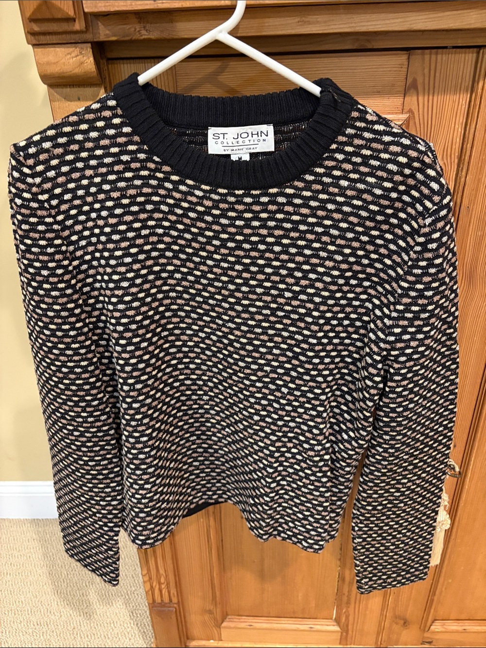 St. John Collection Women's Black and Gold Textured Crewneck Sweater